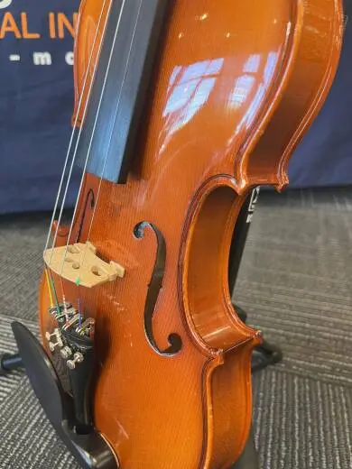 Hora Instruments - V100 4/4 2
