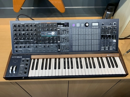 Arturia - MATRIXBRUTE