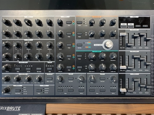 Arturia - MATRIXBRUTE 2