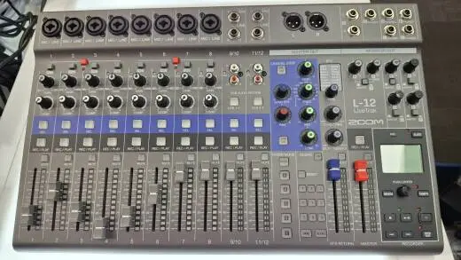 Zoom - LIVETRAK L-12