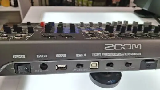 Zoom - LIVETRAK L-12 2