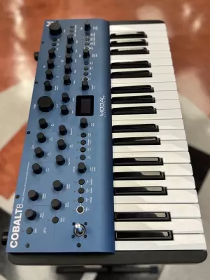 Modal Electronics - COBALT8 2