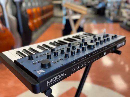 Modal Electronics - COBALT8 2