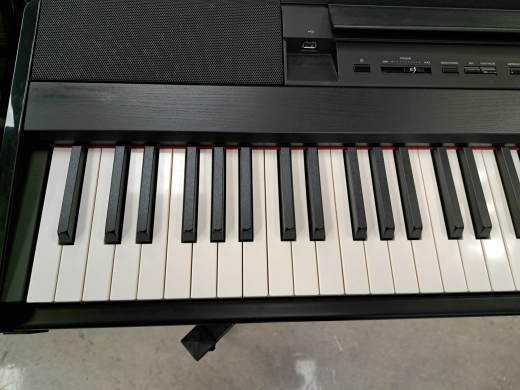 Yamaha - P525 B 2