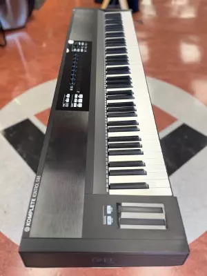 Native Instruments - KONTROL S88 2