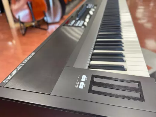 Native Instruments - KONTROL S88 2