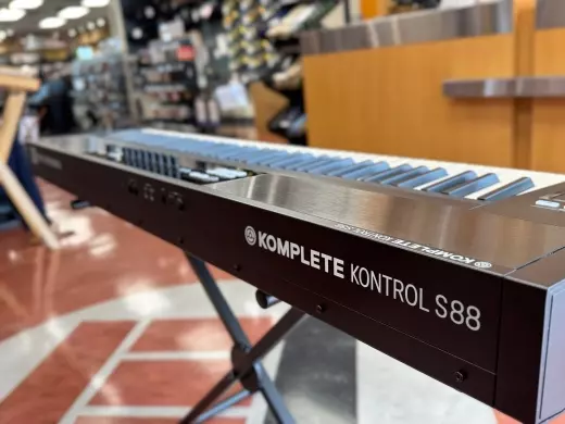 Native Instruments - KONTROL S88 2