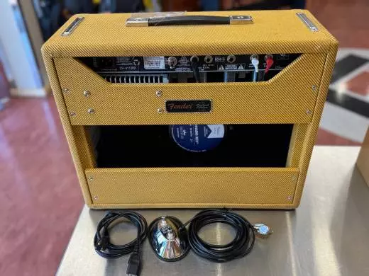 Fender - 217-2000-013 2