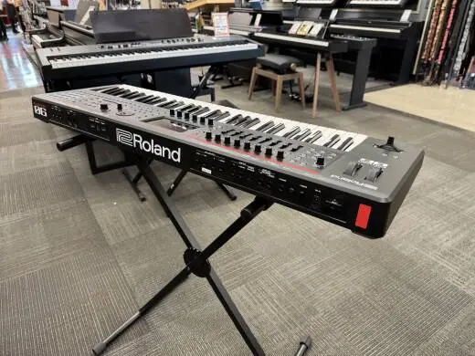 Roland - FANTOM-06 2