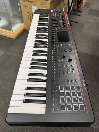 Roland - FANTOM-06 2