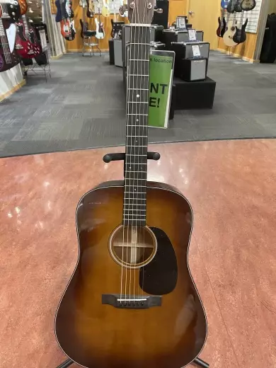 Martin Guitars - D-18 AMBER V18