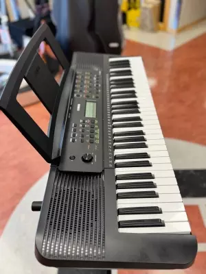 Yamaha - PSRE283 2
