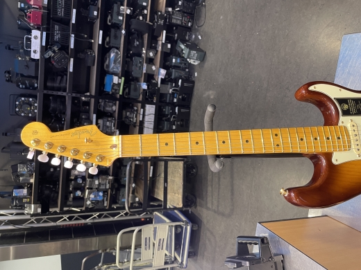 Fender - 75th Anniversary Commemorative Stratocaster, Maple Fingerboard - 2-Colour Bourbon Burst 3