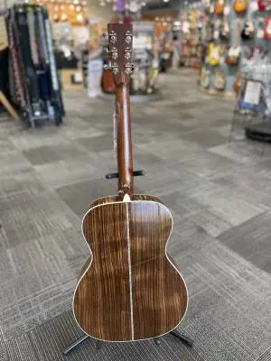 Martin Guitars - OM-28E V18 2