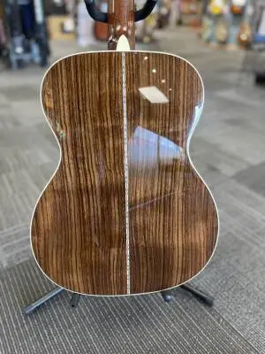 Martin Guitars - OM-28E V18 2