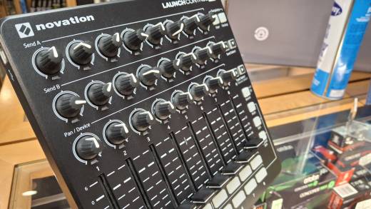 【美品】Novation / Launch Control XL MK2 LAUNCH CONTROL XL MK2 | FADER & KNOB PLUG & PLAY MIDI INPUT