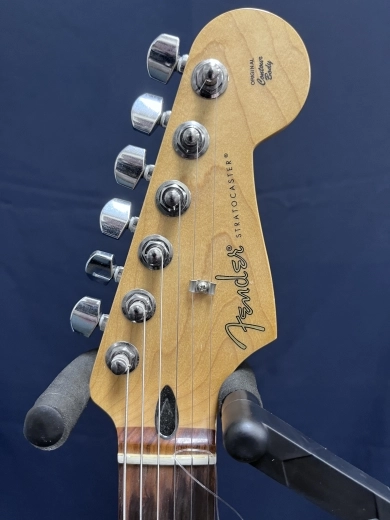 Fender - Player Stratocaster, Pau Ferro, Black 2