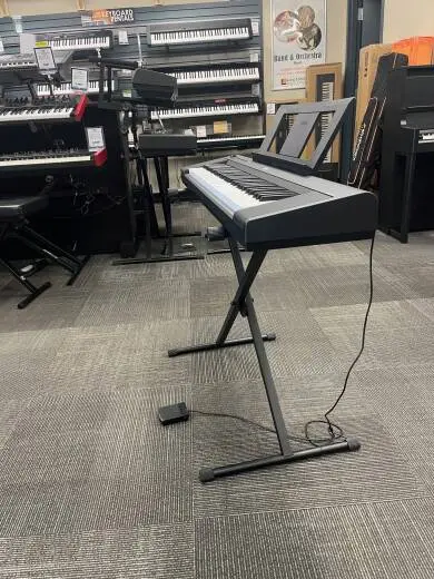 Yamaha - NP15 B 2