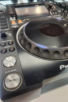 Pioneer - CDJ-2000NXS2 2