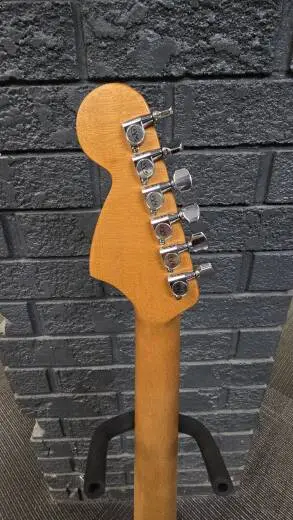 EVH Striped Series '78 Eruption, Maple Fingerboard - White with Black Stripes Relic 2