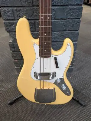 Fender - Limited Edition Laura Lee Jazz Bass with Rosewood Fingerboard - Vintage White 2