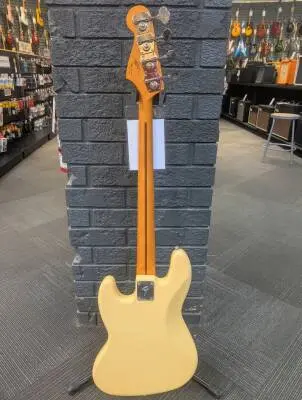 Fender - Limited Edition Laura Lee Jazz Bass with Rosewood Fingerboard - Vintage White 2