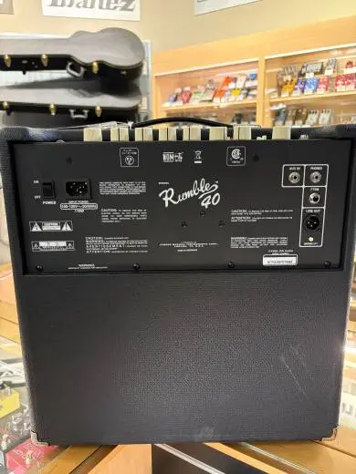 Fender - RUMBLE 40 V3 1X10 COMBO 2