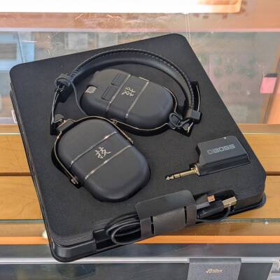 BOSS Waza-Air Bass Wireless Personal Amplification System