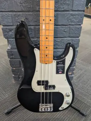 Fender - American Professional II Precision Bass, Maple Fingerboard - Black 2