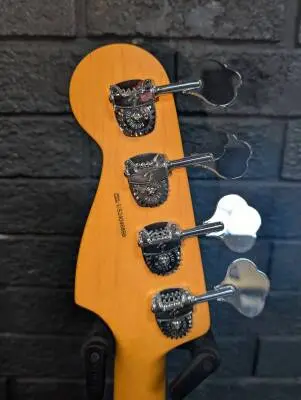 Fender - American Professional II Precision Bass, Maple Fingerboard - Black 2