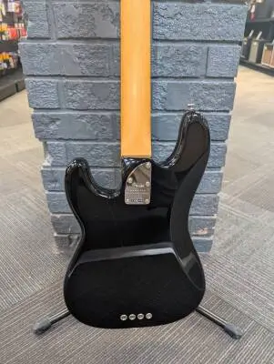 Fender - American Professional II Precision Bass, Maple Fingerboard - Black 2