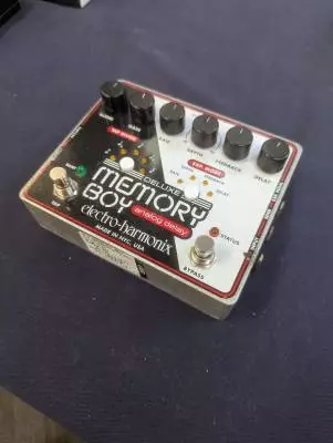 Electro-Harmonix - Deluxe Memory Boy Analog Delay with Tap Tempo 2