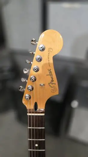 Fender Player II Jazzmaster, Rosewood Fingerboard - 3-Color Sunburst 2