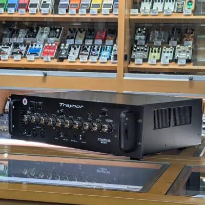 Traynor - DynaBass 800 Watt Bass Head 2