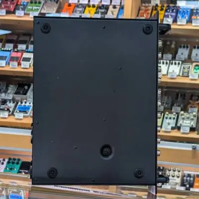 Traynor - DynaBass 800 Watt Bass Head 2