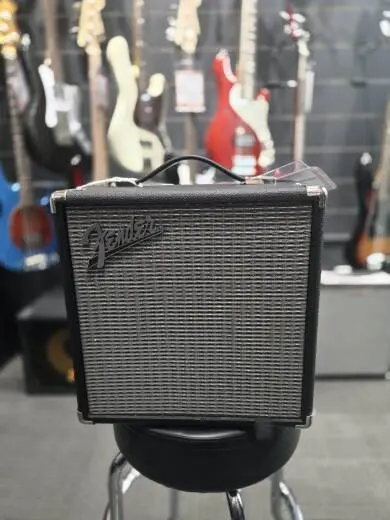 Fender Rumble 15 - Rumble Series 15 Watt Bass Amp (V3)
