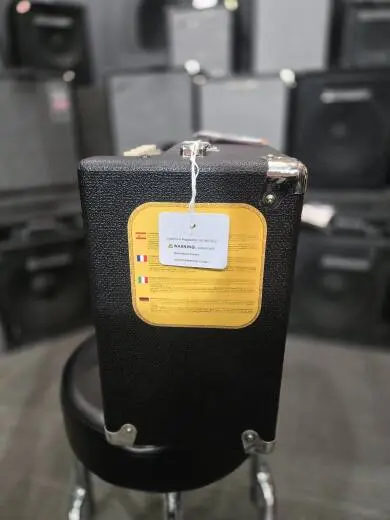 Fender Rumble 15 - Rumble Series 15 Watt Bass Amp (V3) 2