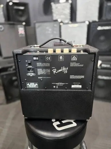 Fender Rumble 15 - Rumble Series 15 Watt Bass Amp (V3) 2