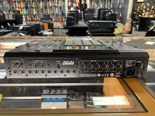 Akai - MPC2500 Sampler / Sequencer 2