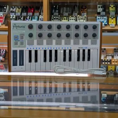 Arturia - 25 Mini Key Control w/Software Sounds 2