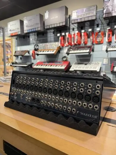 Soundcraft - FX16II 2