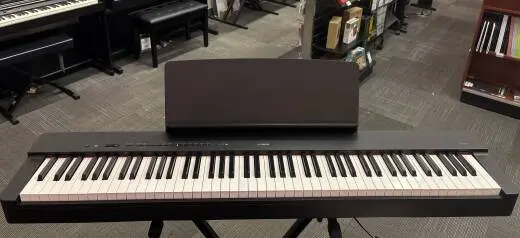 Yamaha - P225 B