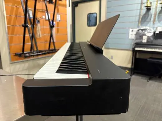 Yamaha - P225 B 2