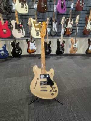 Squier - Classic Vibe Starcaster with Maple Neck/Fingerboard - Natural 4