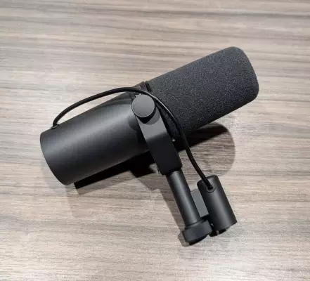 Shure - SM7B 3