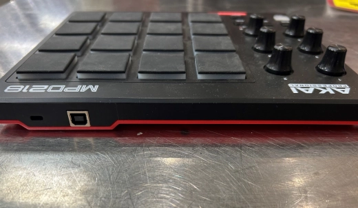 Akai - MPD218 2