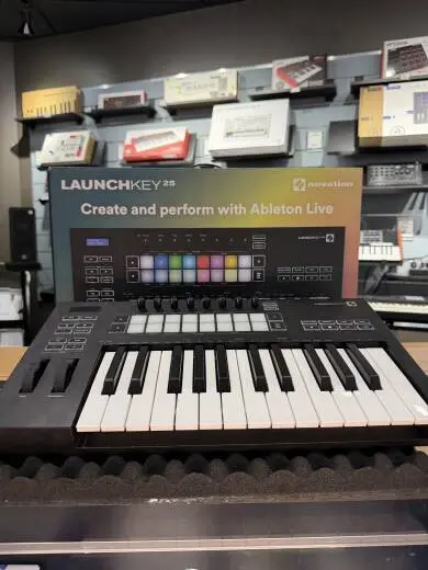 Novation - LAUNCHKEY25 MK3