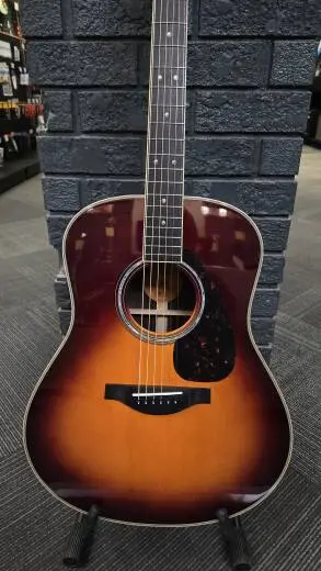 Yamaha LL16 ARE Original Jumbo Spruce Top Acoustic/Electric Guitar - Brown Sunburst 2