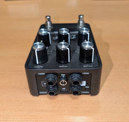 Universal Audio UAFX Dream '65 Reverb Amplifier Pedal | Long & McQuade