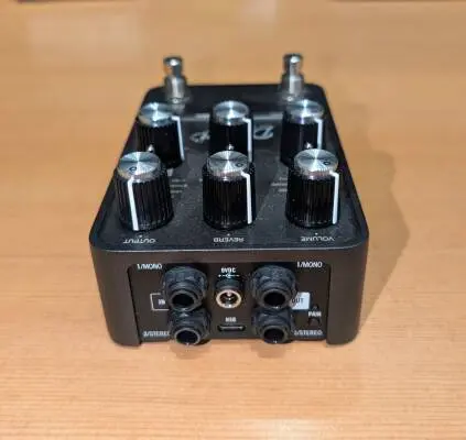 Universal Audio - UAFX Dream '65 Reverb Amplifier Pedal 2